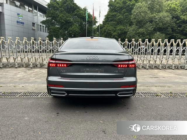 Audi A6L 2021 Темно-серый из Китая, фото 3