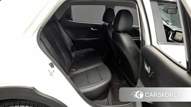 Kia Stonic 2018 Белый из Кореи, фото 3