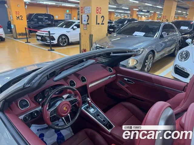 Porsche 718 Boxster 2024 Серебристо-серый из Кореи, фото 3