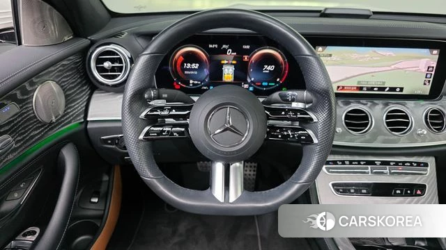Mercedes-Benz E-Class W213 2022 Белый из Кореи, фото 3