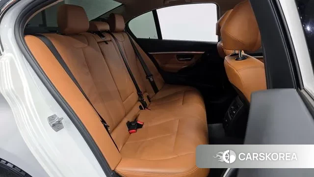 BMW 3 Series (F30) 2018 Белый из Кореи, фото 3