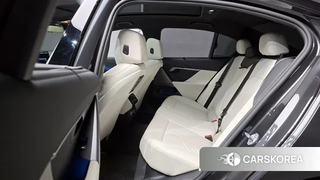 BMW i5 (G60) 2025 Черный из Кореи, фото 3