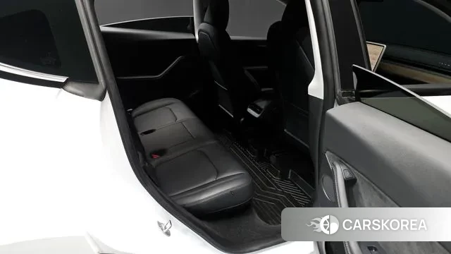 Tesla Model Y 2023 Белый из Кореи, фото 3