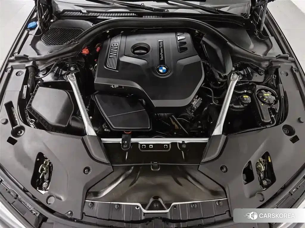 BMW 5 series 2020 Черный из Китая, фото 3