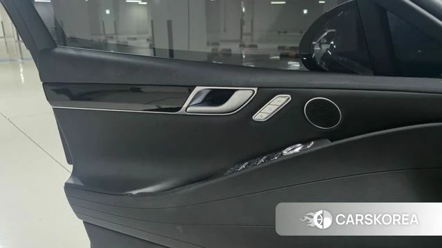 Genesis G80 (RG3) 2023 Черный из Кореи, фото 3