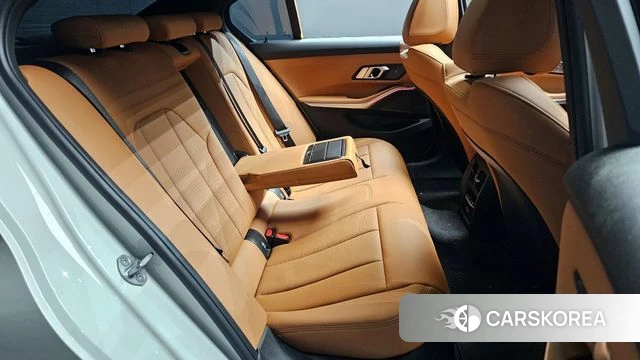 BMW 3 Series (G20) 2024 Белый из Кореи, фото 3