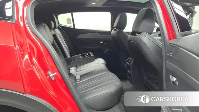 Peugeot 408 2024 Красный из Кореи, фото 3