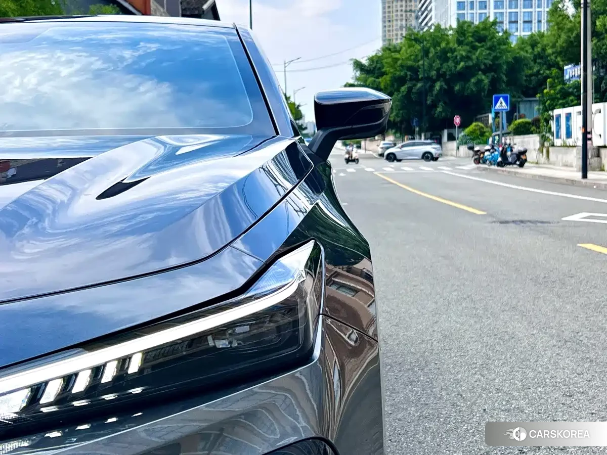 Chang'an UNI-V 2026 Silver/gray из Китая, фото 3