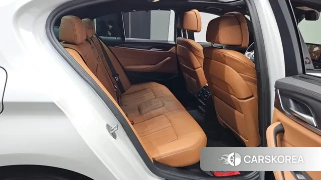 BMW 5 Series (G30) 2022 Белый из Кореи, фото 3