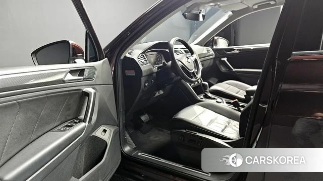 Volkswagen Tiguan second Generation 2018 Коричневый из Кореи, фото 3