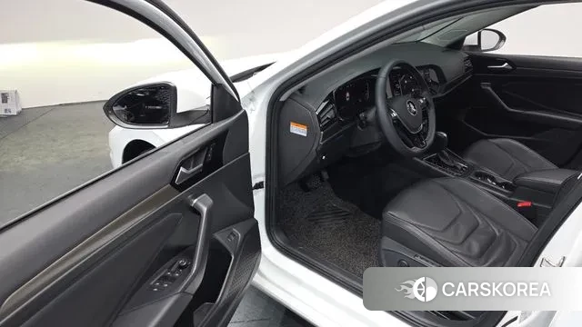 Volkswagen 7th Generation of Jetta 2021 Белый из Кореи, фото 3