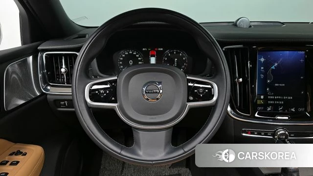 Volvo V60 Cross-Country 2nd Generation 2020 Белый из Кореи, фото 3