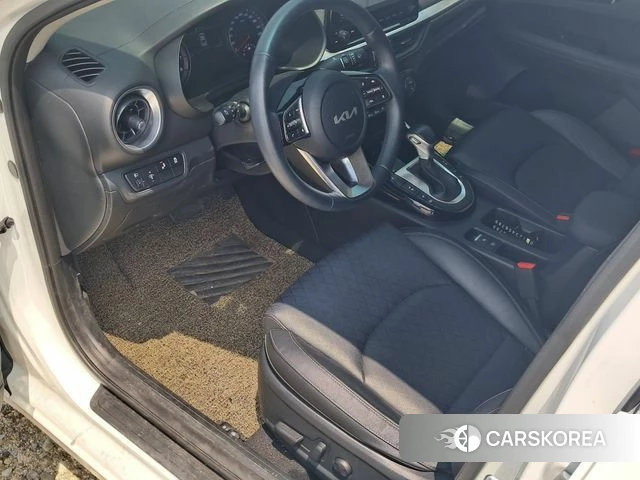 Kia The New K3 2nd generation 2022 Белый из Кореи, фото 3