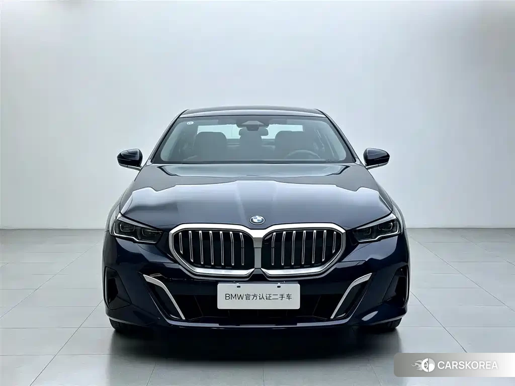 BMW 5 series 2026 Черный из Китая, фото 3