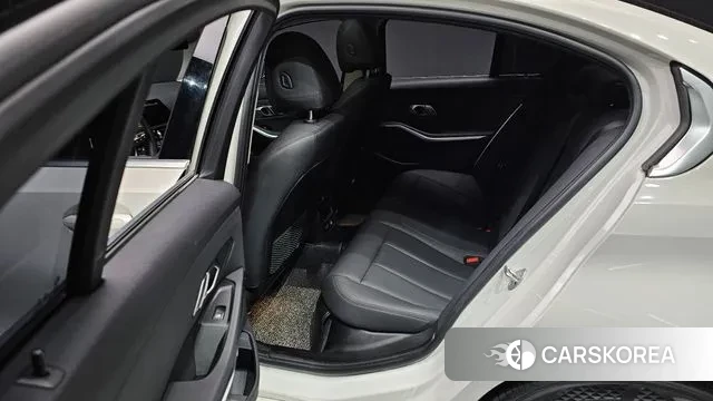 BMW 3 Series (G20) 2019 Белый из Кореи, фото 3