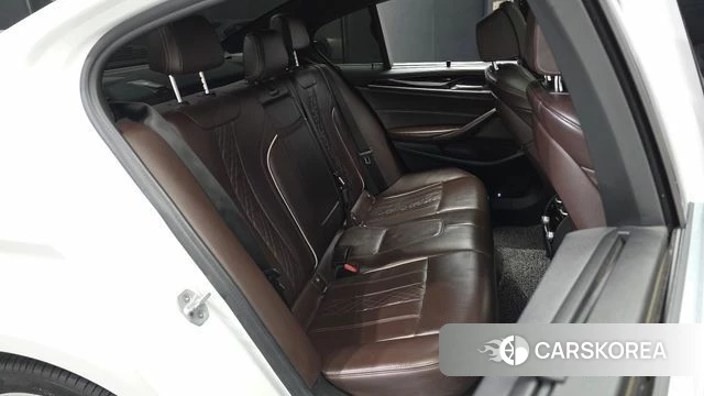 BMW 5 Series (G30) 2019 Белый из Кореи, фото 3