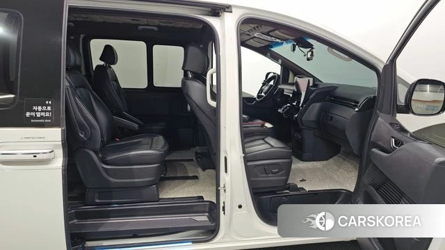 Hyundai Staria 2022 Белый из Кореи, фото 3