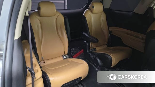 Kia Carnival 4th generation 2021 Серебряный из Кореи, фото 3