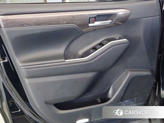 Toyota Highlander 2024 Черный из Китая, фото 3