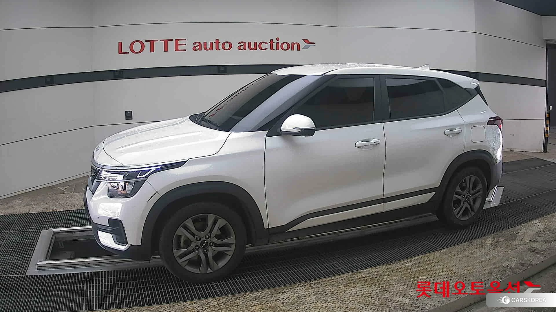 Kia Seltos 2023 Snow White Pearl из Кореи, фото 3