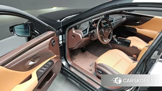 Lexus ES300h 7th generation 2020 Черный из Кореи, фото 3