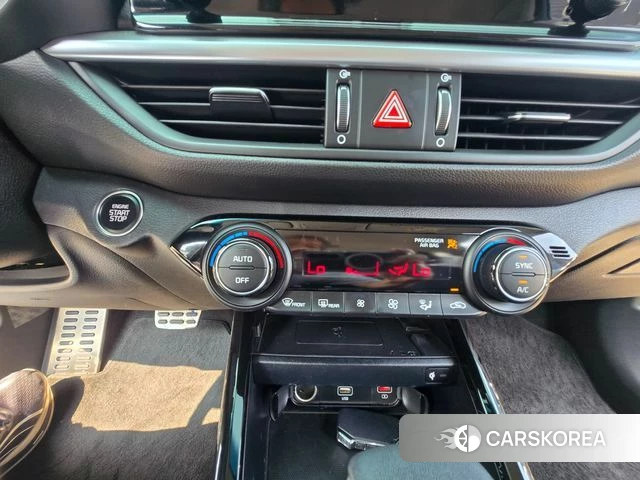 Kia The New K3 2nd generation 2024 Белый из Кореи, фото 3