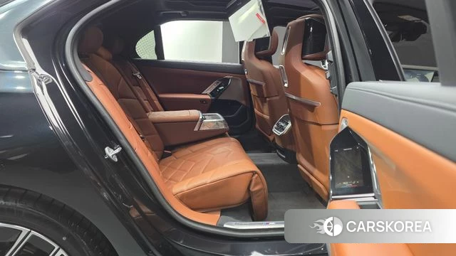 BMW 7 Series (G70) 2025 Черный из Кореи, фото 3