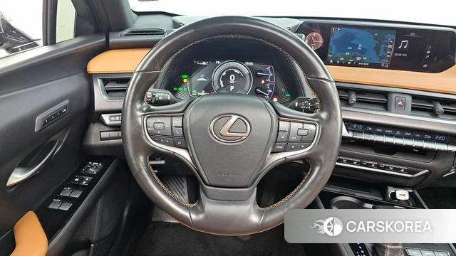 Lexus UX250h 2019 Серебряный из Кореи, фото 3