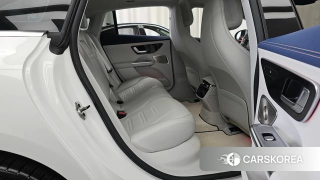 Mercedes-Benz EQE V295 2023 Белый из Кореи, фото 3