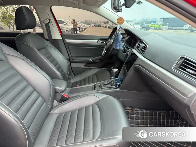 Volkswagen Lingdu 2022 Белый из Китая, фото 3