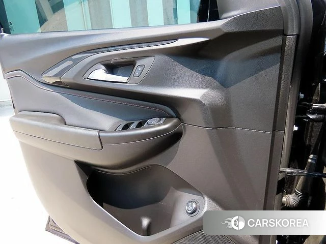 Chevrolet (GM Daewoo) Trailblazer 2023 Черный из Кореи, фото 3