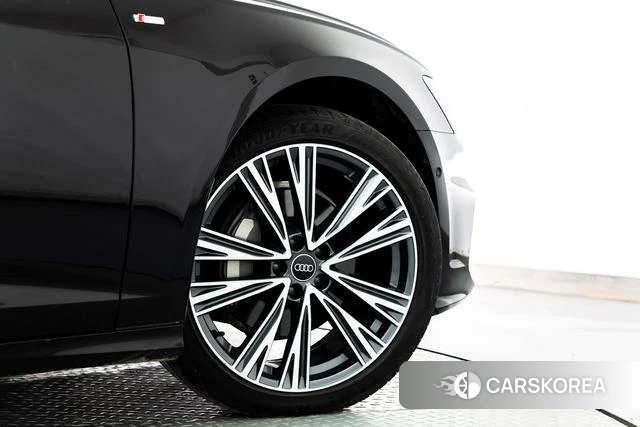 Audi A6L 2023 Черный из Китая, фото 3