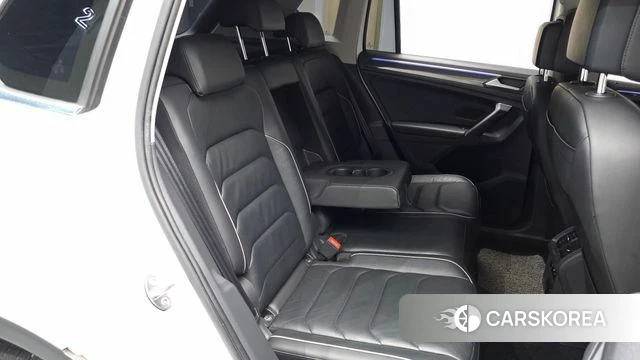 Volkswagen Tiguan second Generation 2022 Белый из Кореи, фото 3