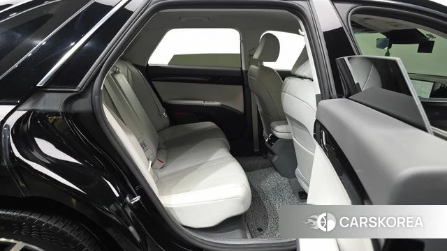 Hyundai Grandeur Hybrid (GN7) 2023 Черный из Кореи, фото 3