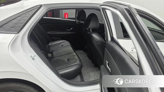 Hyundai The New Avante (CN7) 2023 Белый из Кореи, фото 3