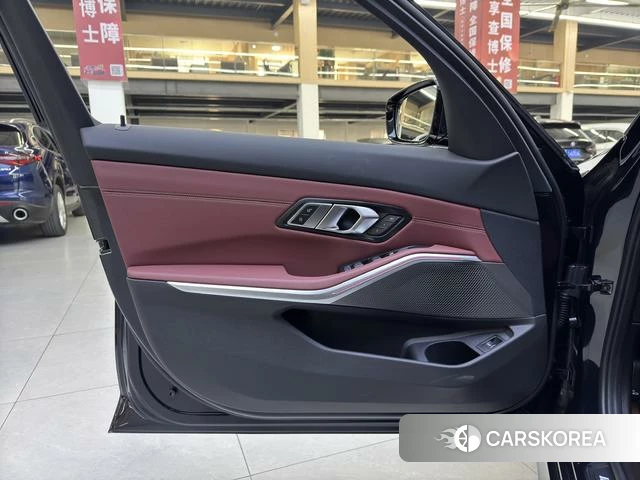 BMW 3 series 2025 Черный из Китая, фото 3