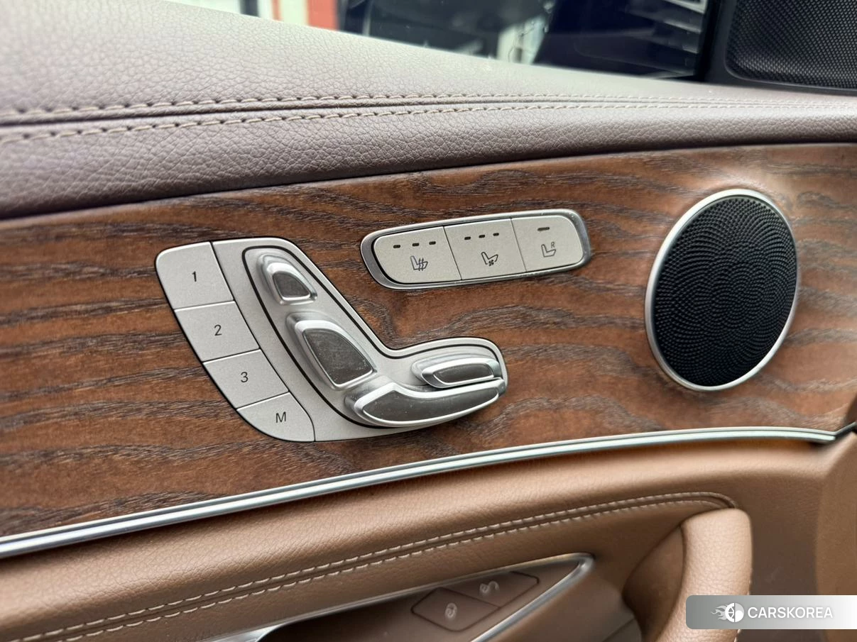 Mercedes-Benz E-class 2022 Черный из Китая, фото 3
