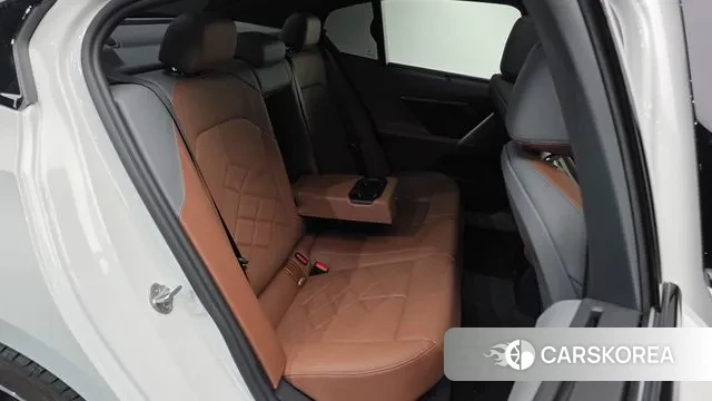 BMW 5 Series (G60) 2025 Белый из Кореи, фото 3