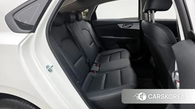 Kia The New K3 2nd generation 2021 Белый из Кореи, фото 3