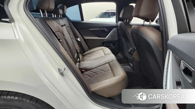 BMW 5 Series (G60) 2024 Белый из Кореи, фото 3