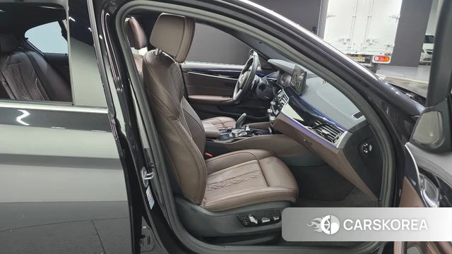 BMW 5 Series (G30) 2023 Серый из Кореи, фото 3