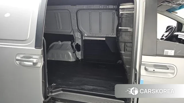 Hyundai Staria 2024 Серебряный из Кореи, фото 3