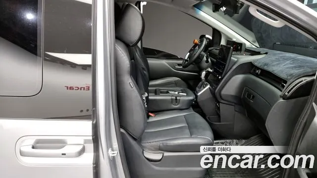 Hyundai Staria 2023 Серебряный из Кореи, фото 3