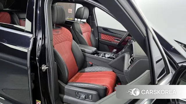 Bentley Bentayga 2018 Черный из Кореи, фото 3