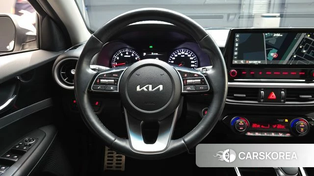 Kia The New K3 2nd generation 2023 Белый из Кореи, фото 3