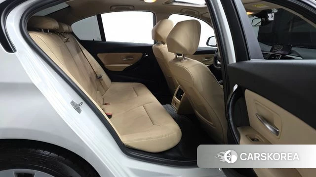 BMW 3 Series (F30) 2018 Белый из Кореи, фото 3