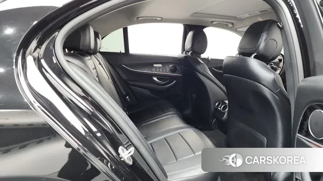 Mercedes-Benz E-Class W213 2018 Черный из Кореи, фото 3