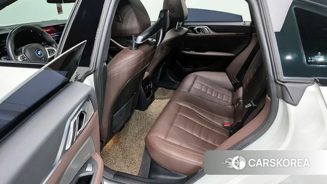 BMW i4 2023 Белый из Кореи, фото 3