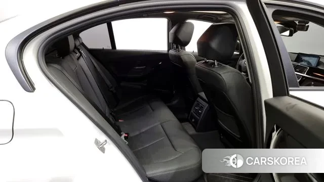 BMW 3 Series (F30) 2018 Белый из Кореи, фото 3