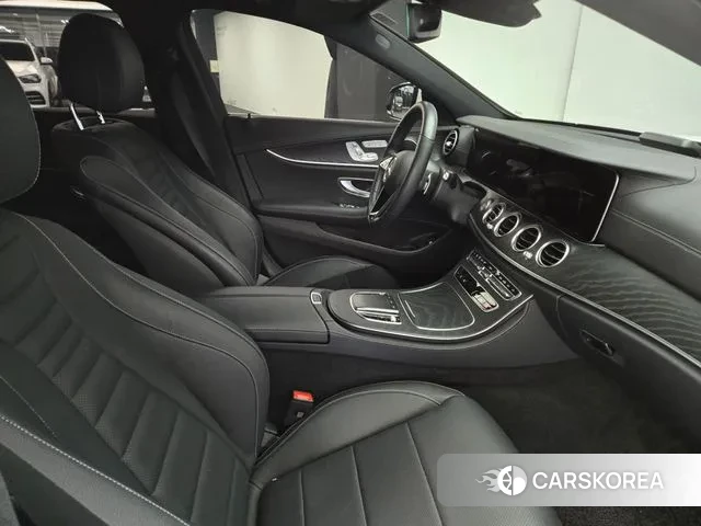 Mercedes-Benz E-Class W213 2023 Белый из Кореи, фото 3